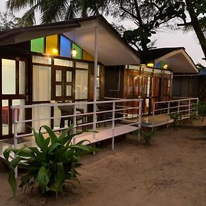 Casa Beach Hut Resort
